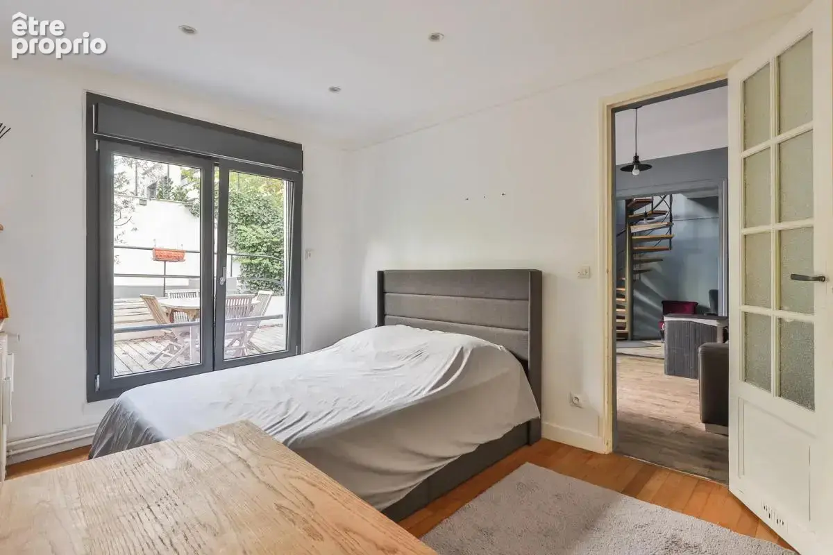 Maison de 6 pièces de 143 m² à Issy-les-Moulineaux - photo 10