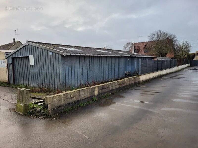 Parking à DREUIL-LES-AMIENS