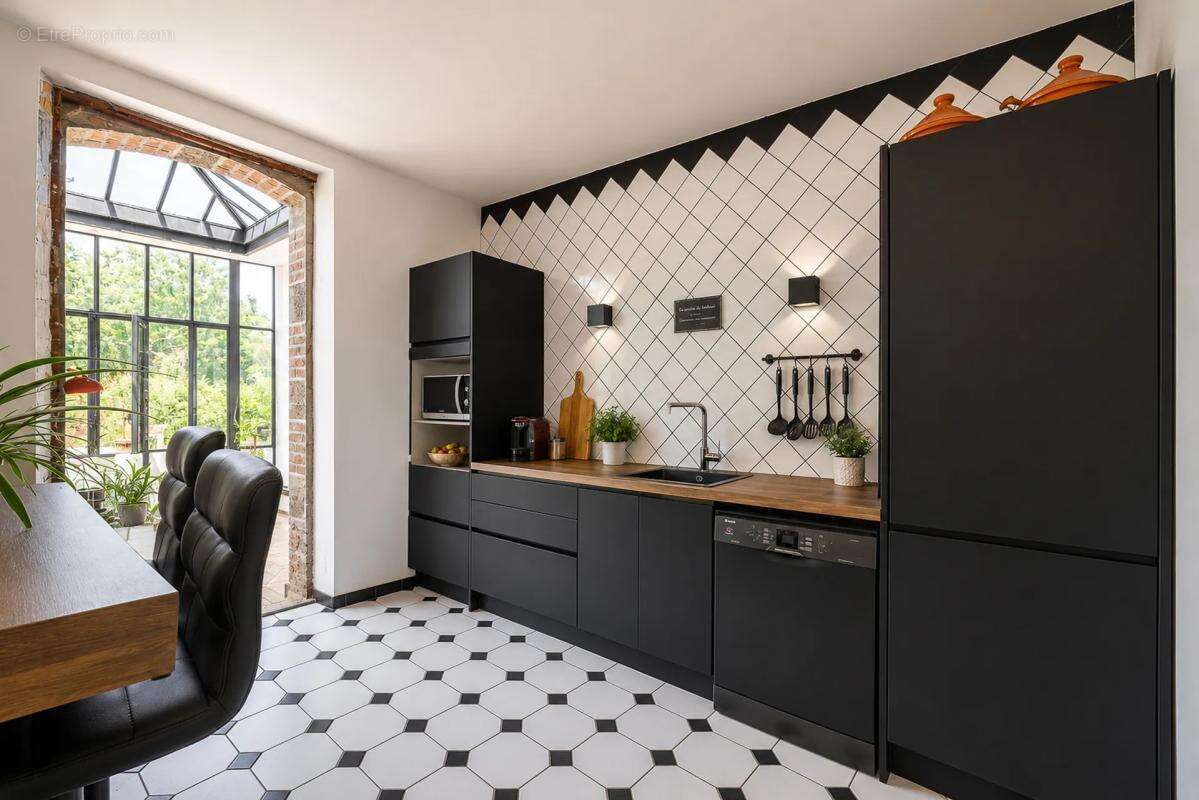 Maison de 7 pièces de 185 m² à Montmirail - photo 5