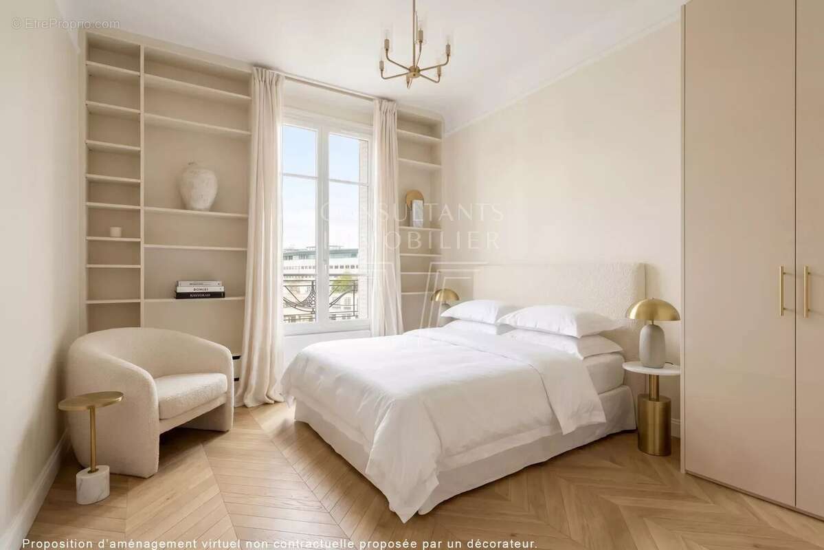 Appartement à PARIS-16E