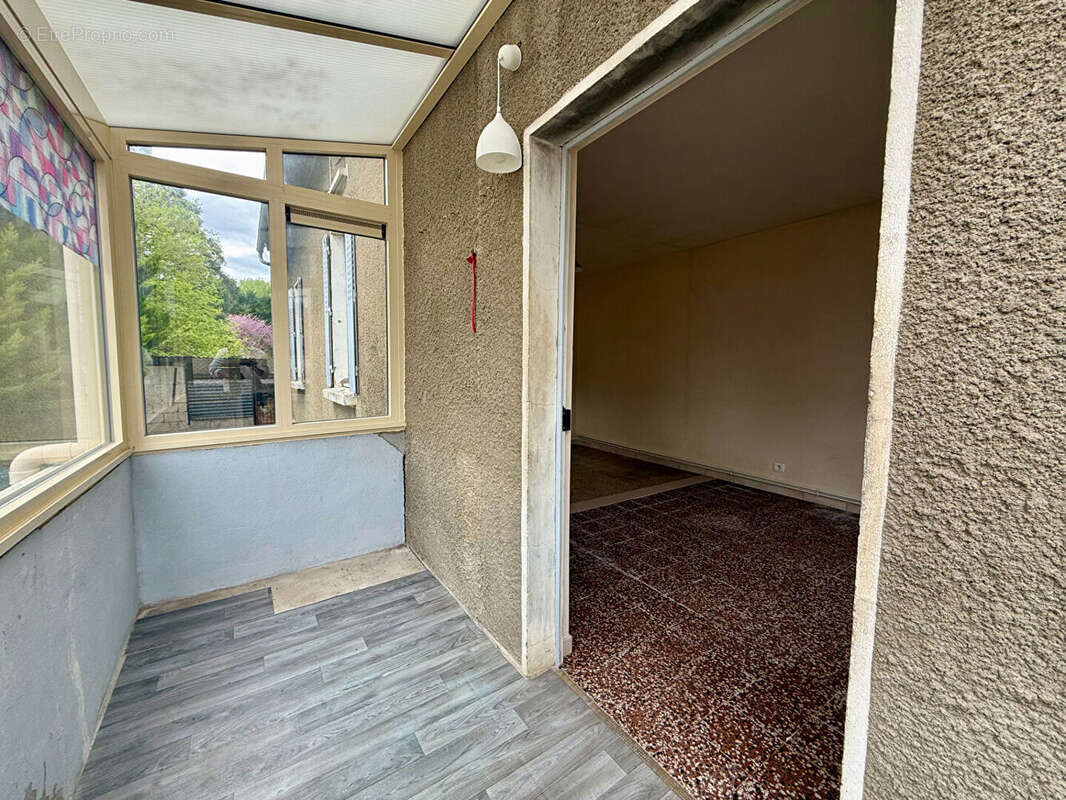 Maison à FLEURY-LA-VALLEE