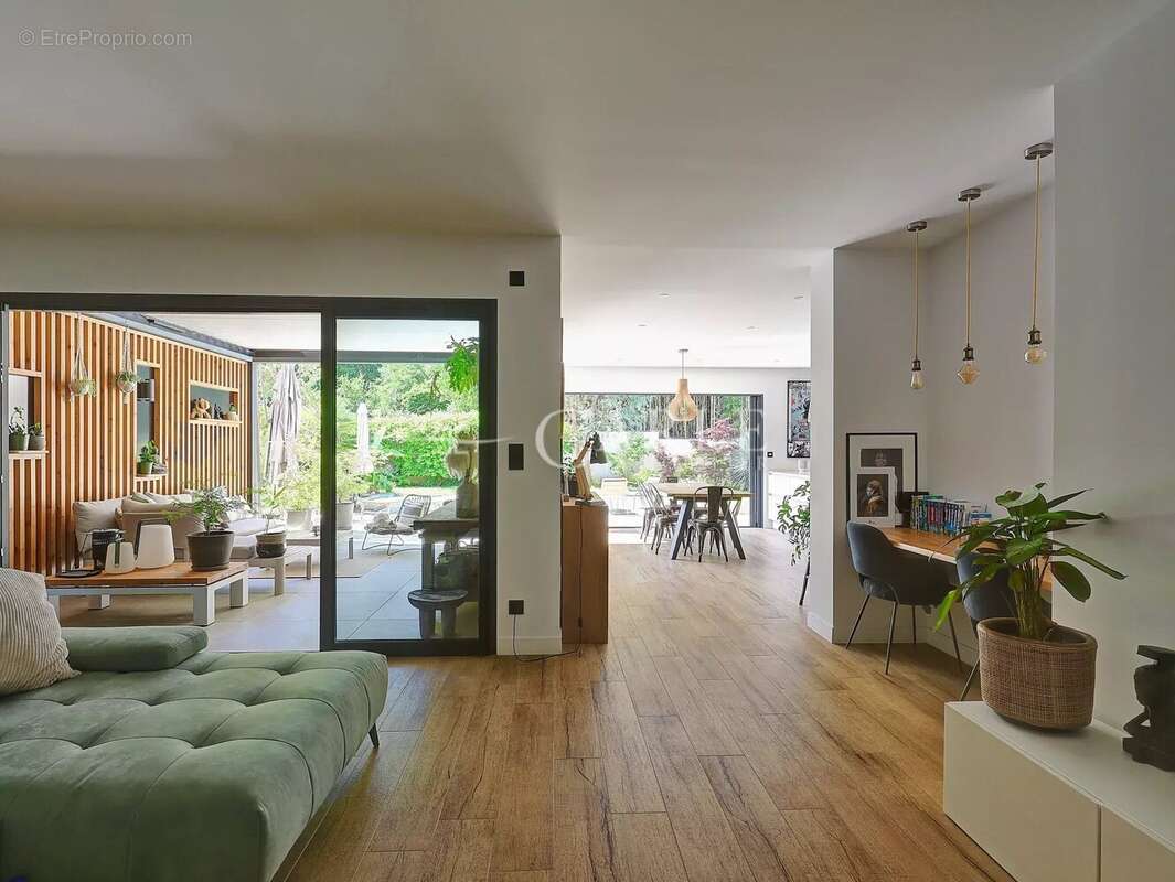 Maison à JONAGE