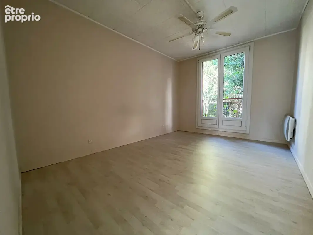 À vendre : Appartement avec Jardin Cave et Parking 3 pièces à Aix-en-Provence - Les Milles - photo 4