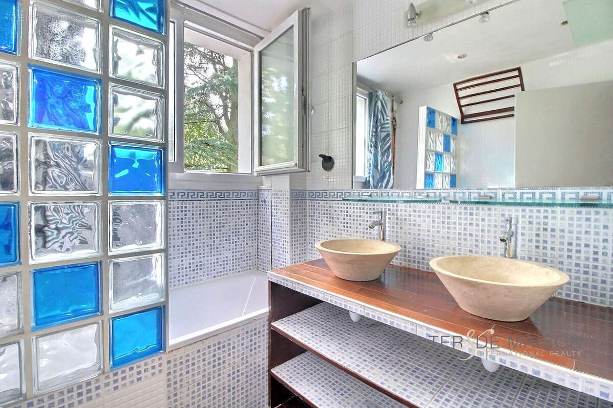 Appartement à LA CELLE-SAINT-CLOUD