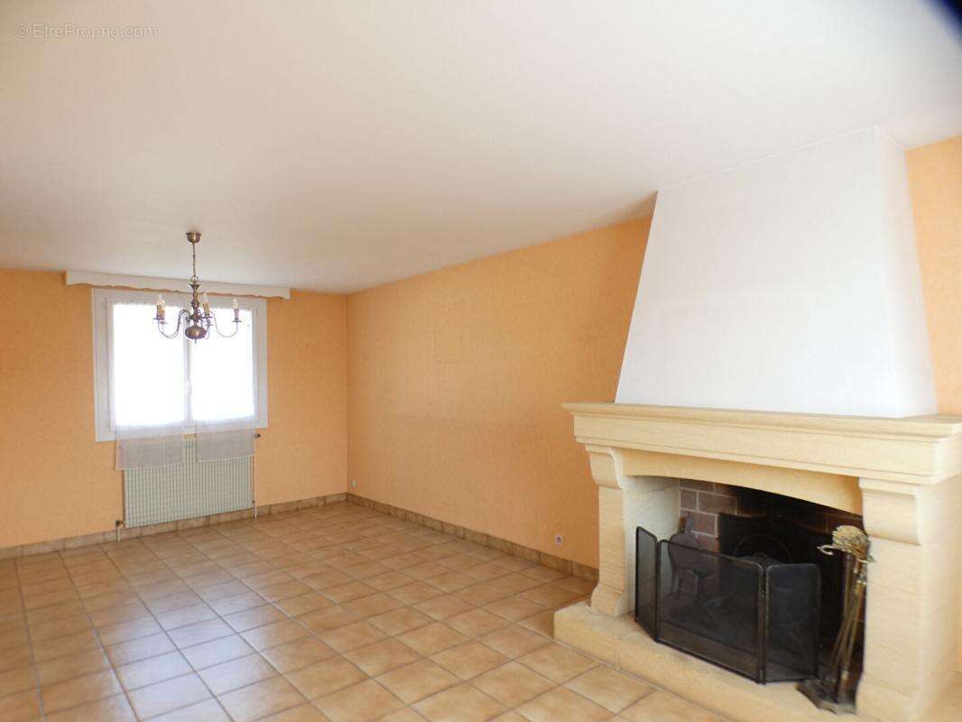 Maison à TERRASSON-LAVILLEDIEU