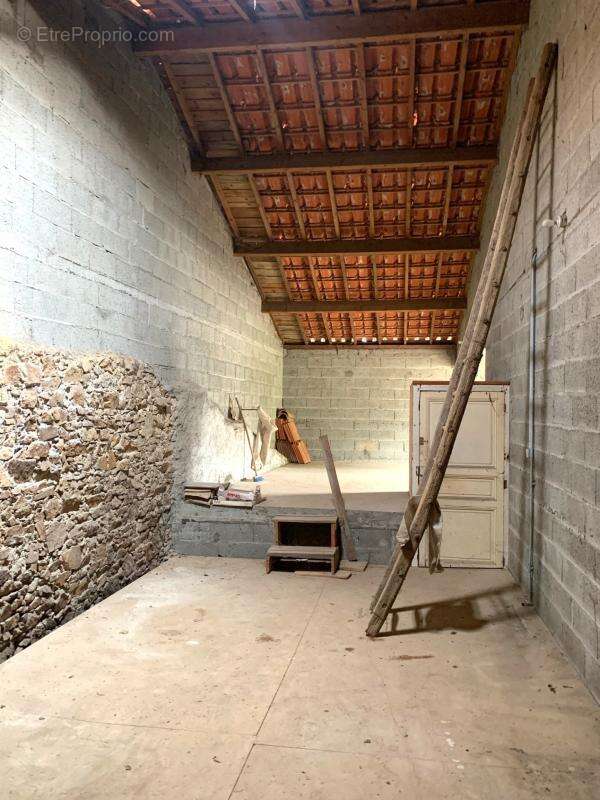 Maison à SAINT-MACAIRE-EN-MAUGES