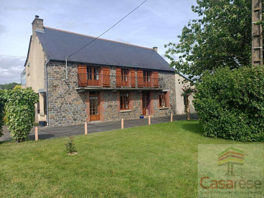 Maison à SAINT-DOMINEUC