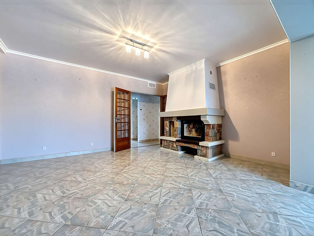 Maison à MONTMIRAIL