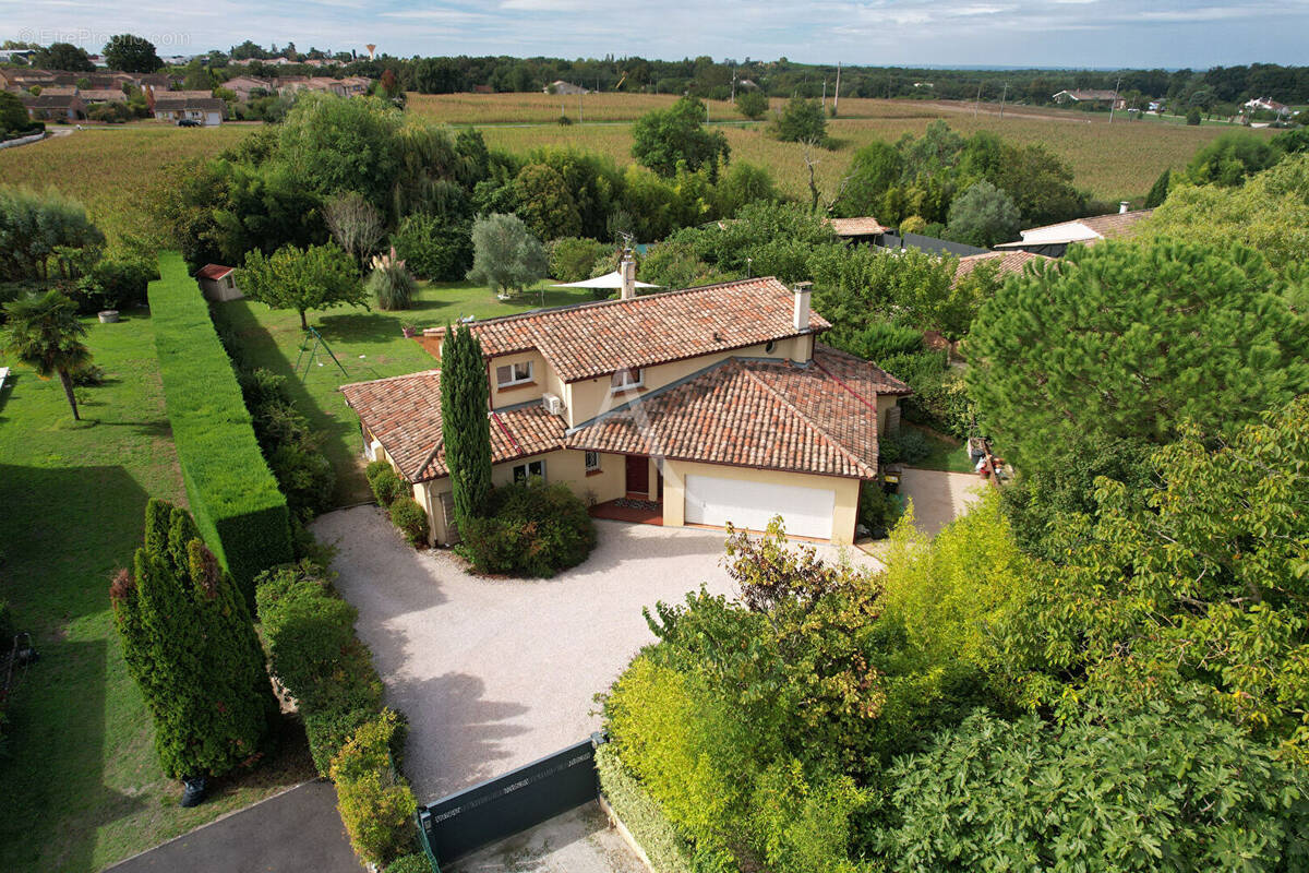 Maison à LAPEYROUSE-FOSSAT