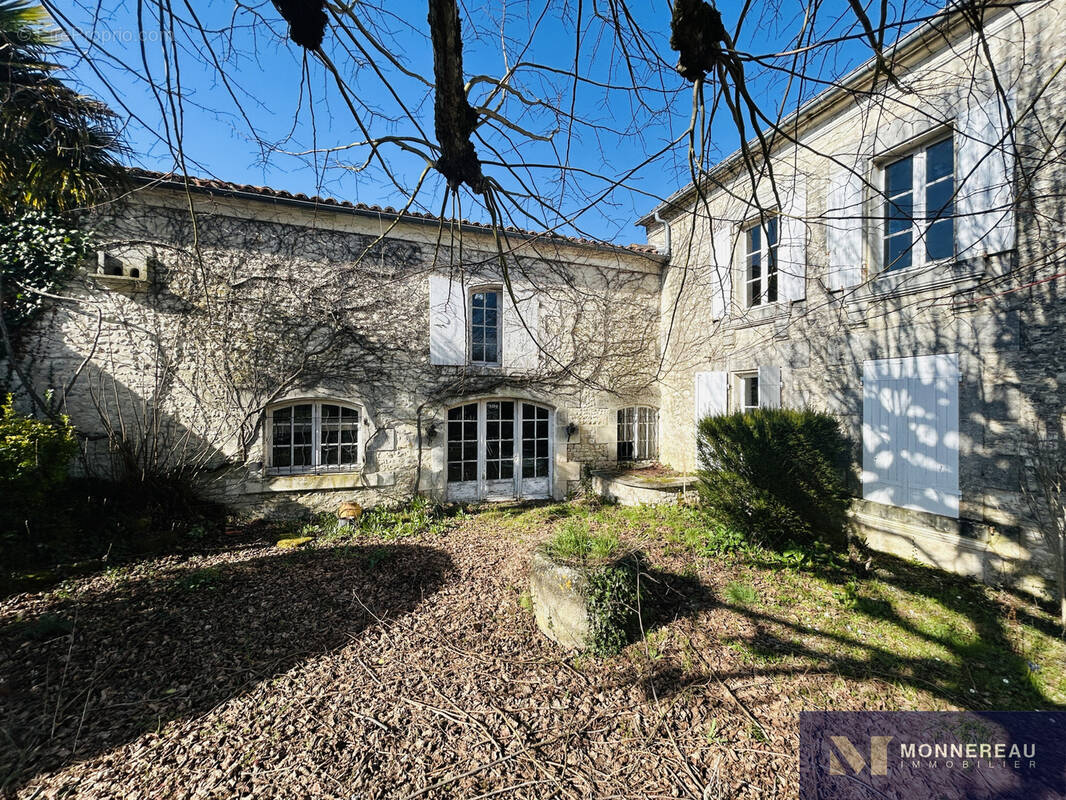 Maison à SAINT-PALAIS-DU-NE