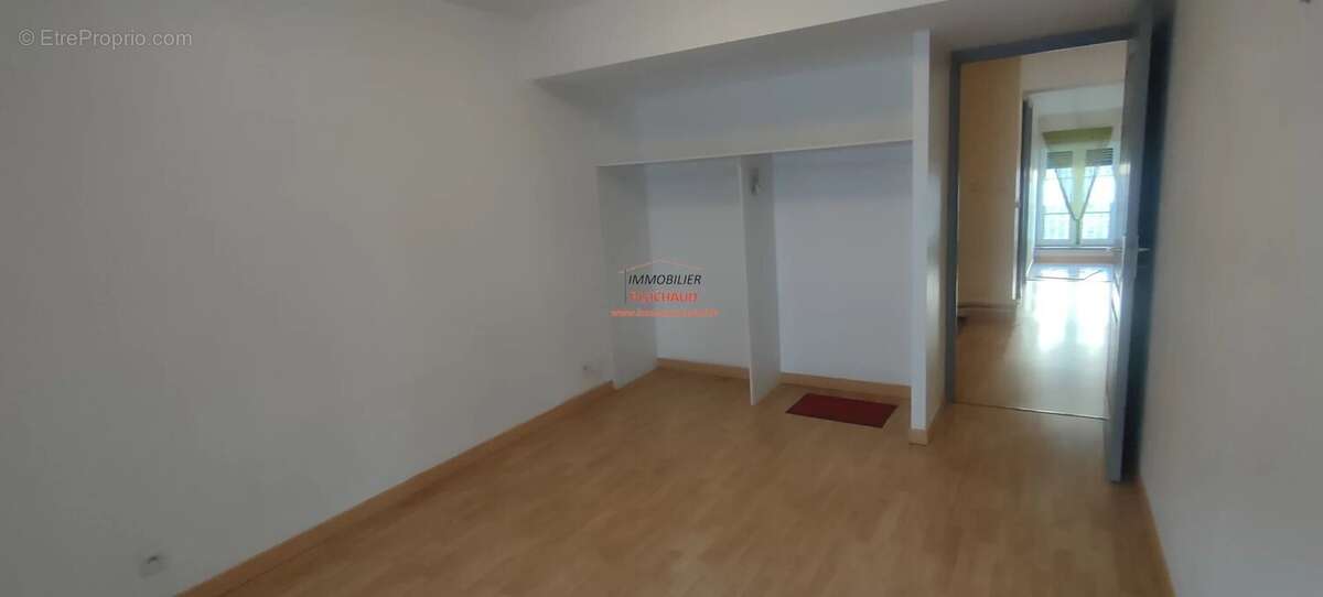 Maison à LA CLAYETTE