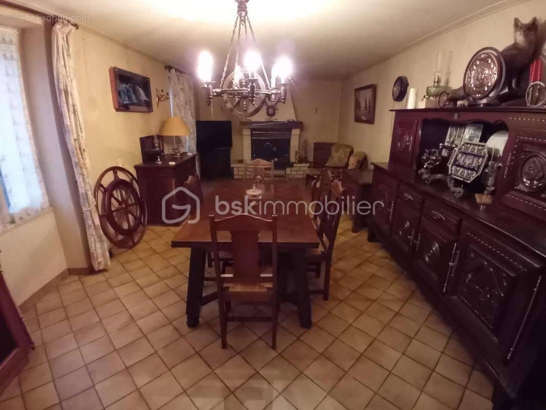 Maison à BONNETABLE