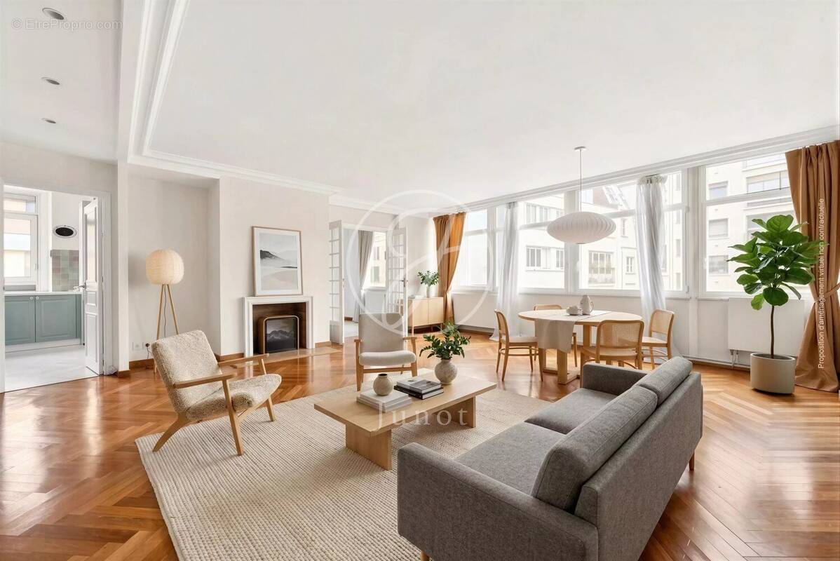 Appartement à PARIS-16E