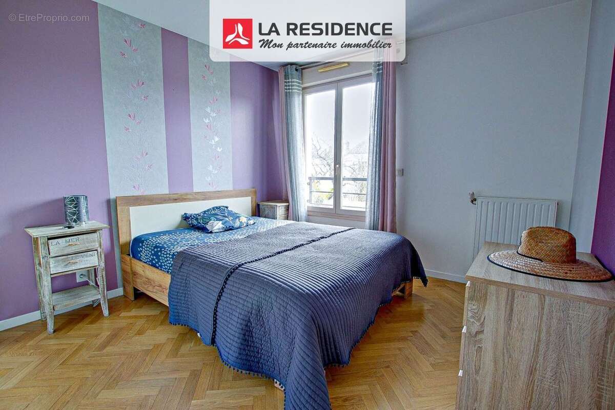 Appartement à LE MESNIL-SAINT-DENIS