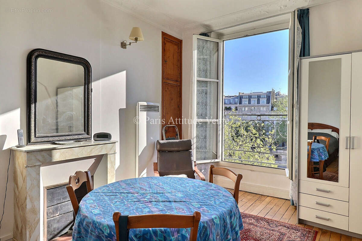 Appartement à PARIS-1E