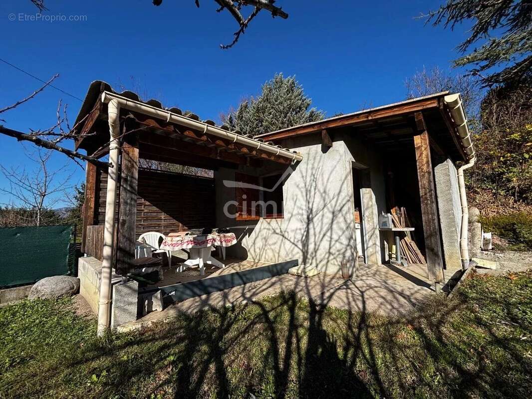 Maison à LARAGNE-MONTEGLIN