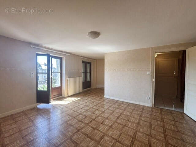 EXCLUSIVITE, AUTUN, plein centre ville, immeuble libre avec T2 en RDC, un T4, garage et cave! - photo 16
