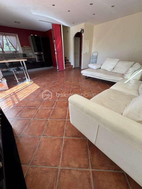 Maison à VILLENEUVE-LES-BEZIERS