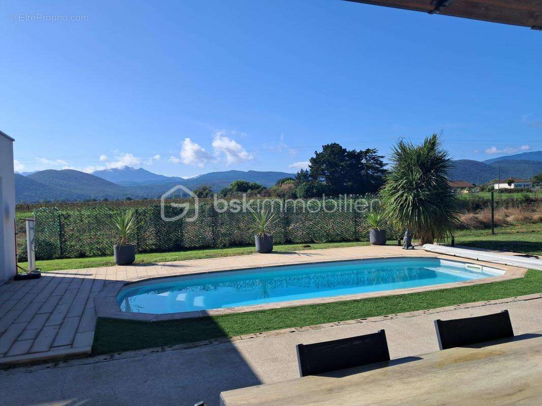 Maison à POINTIS-DE-RIVIERE