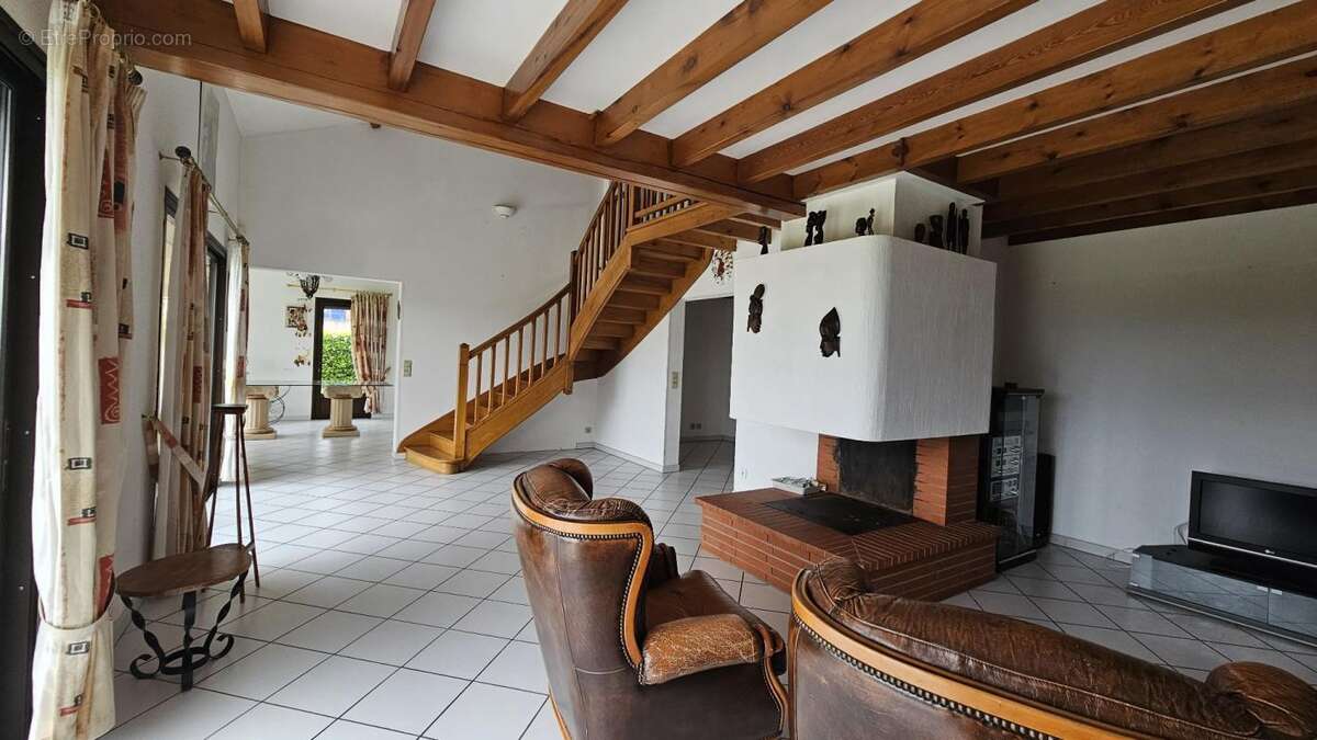 Maison à VILLENEUVE-DE-RIVIERE