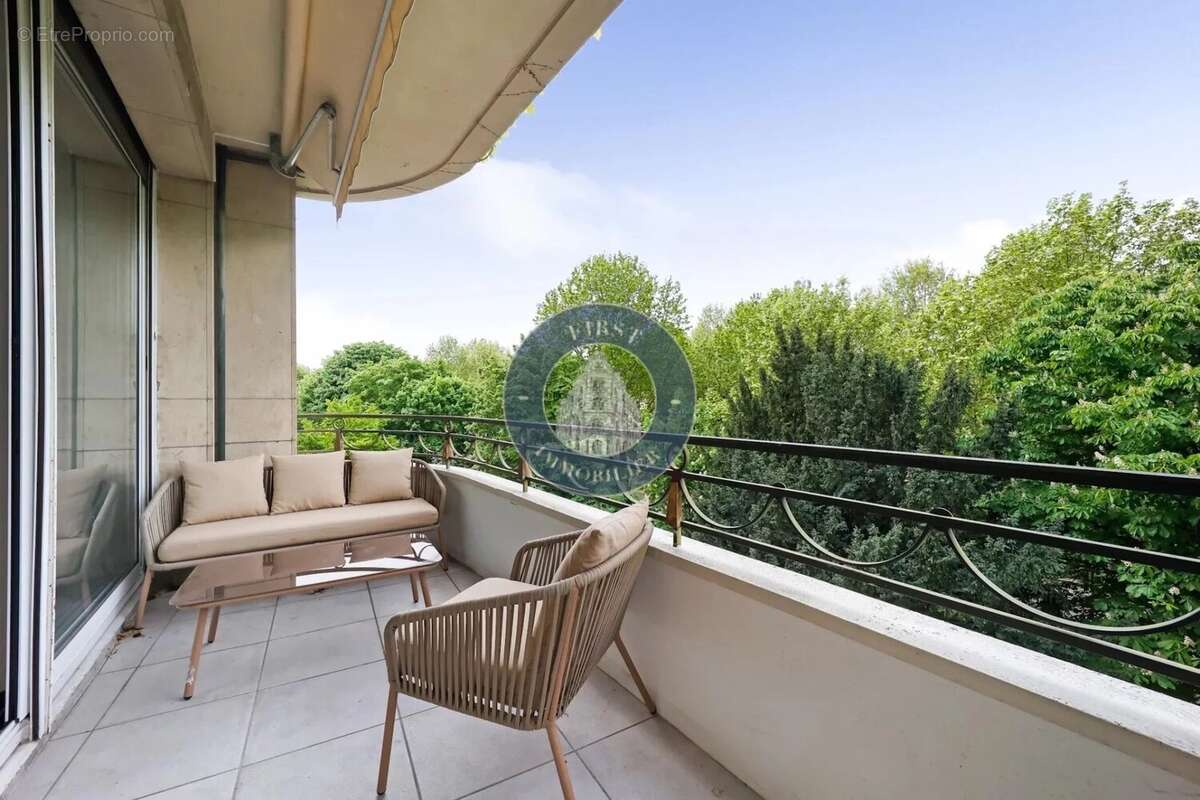 Appartement à NEUILLY-SUR-SEINE