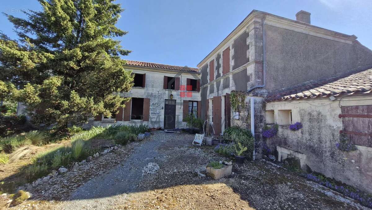 Maison à CHAMPAGNE