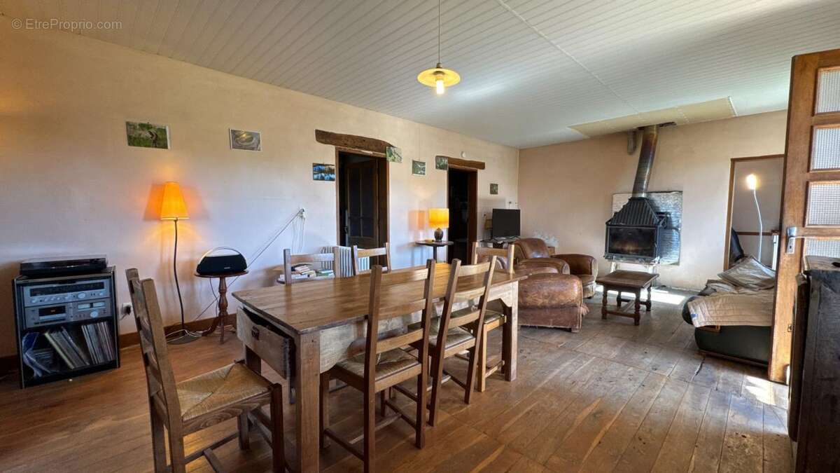 Maison à LIMOGNE-EN-QUERCY