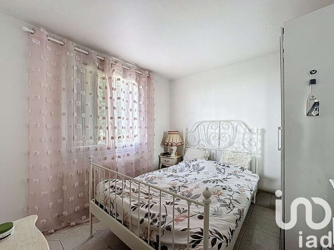 Photo 7 - Appartement à LE MESNIL-LE-ROI