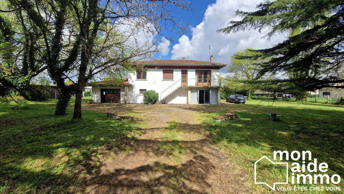 Maison à VAYRES