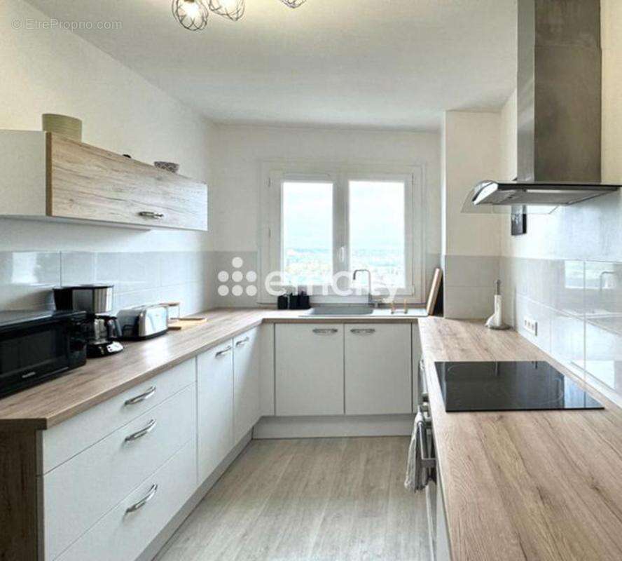 Appartement à VERRIERES-LE-BUISSON
