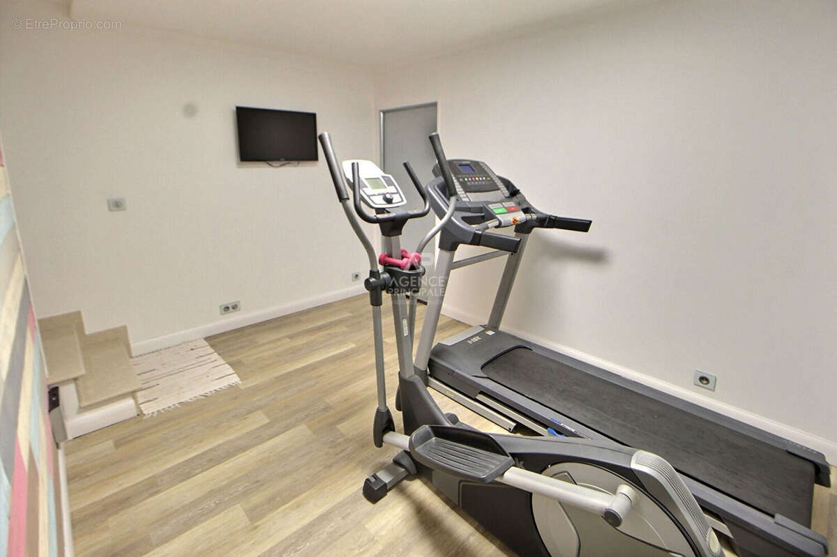 Maison à VAUX-SUR-SEINE