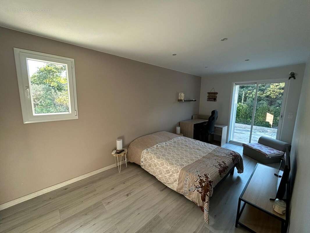 Maison à CHATEAUNEUF-DE-GADAGNE