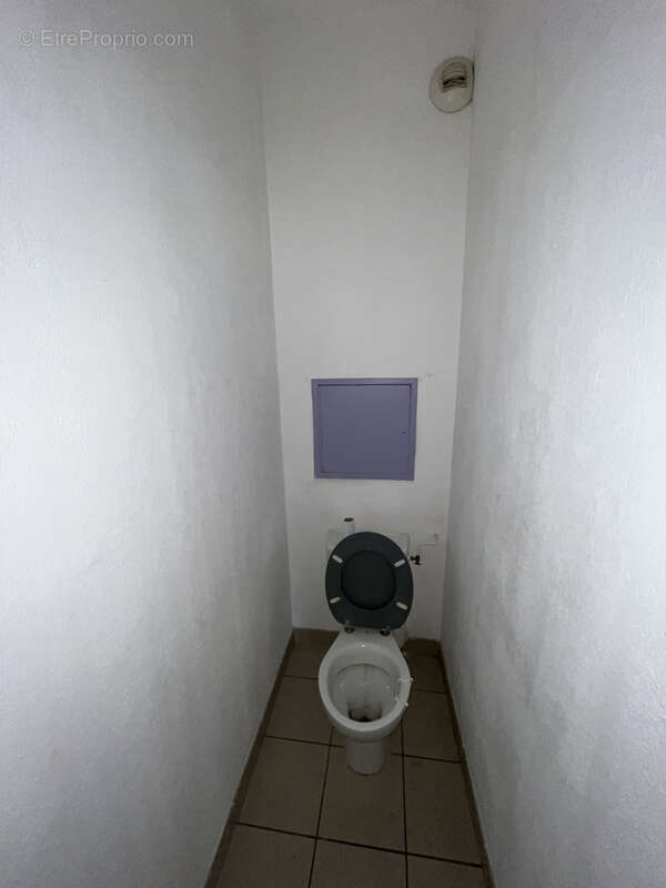 T2 de 42,65 m2 Loi Carrez   Place du 4 Septembre   Marseille 7e - photo 9
