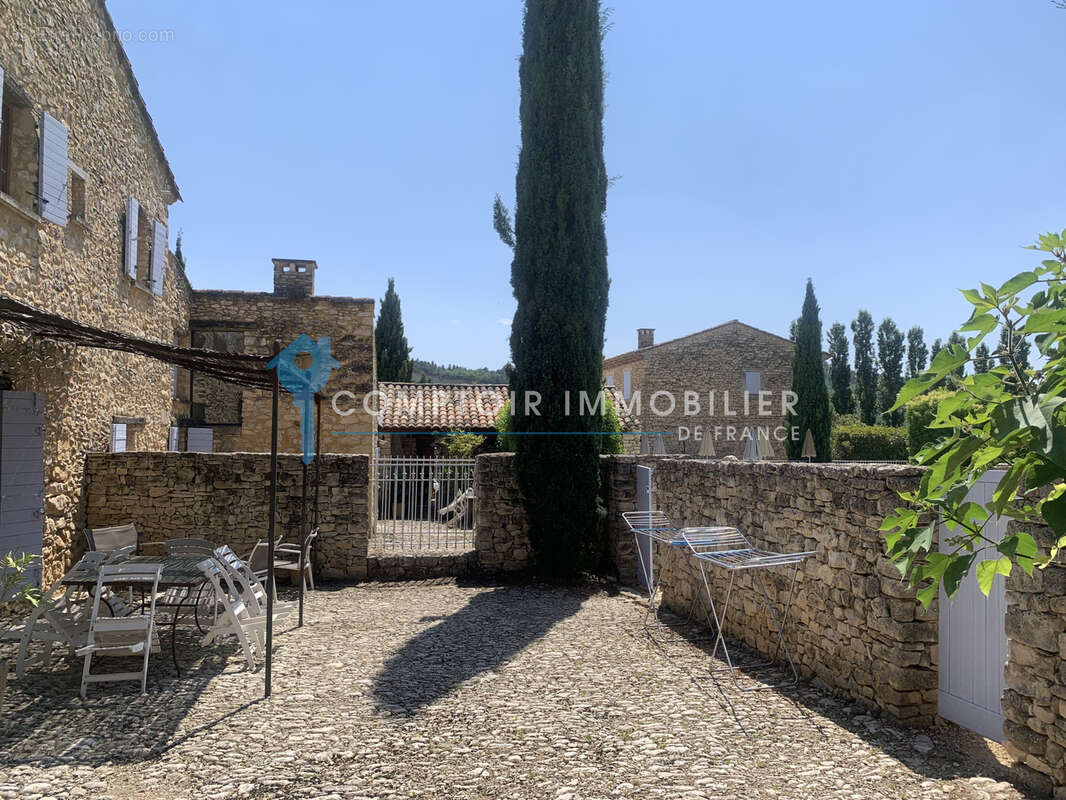 Magnifique ensemble de maisons en pierres avec piscine - photo 4
