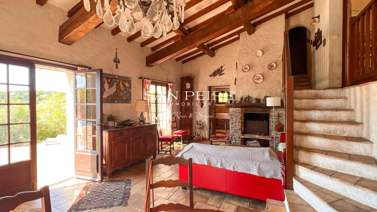 Maison à LES ISSAMBRES