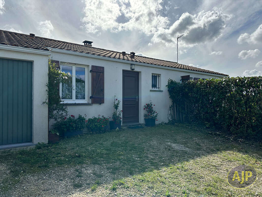 Maison à MONTILS
