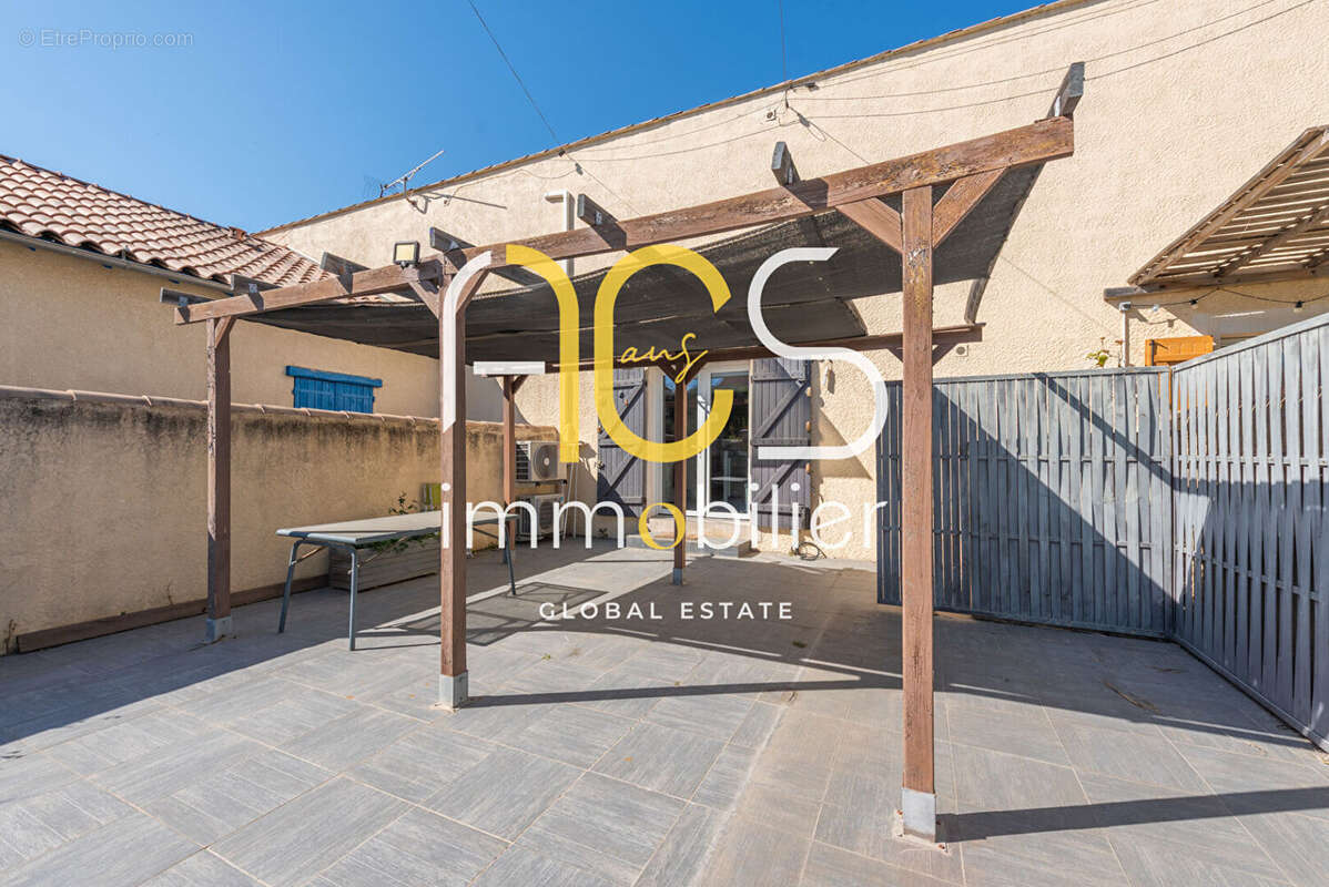 Appartement à CHATEAUNEUF-LES-MARTIGUES