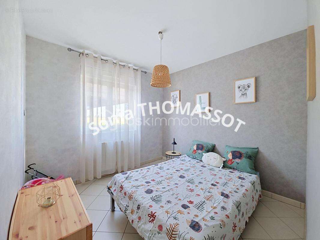 Maison sur sous-sol avec piscine – terrain clos - photo 10