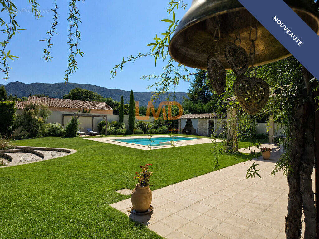 Belle propriété familiale avec piscine et vue sur le Luberon - photo 4