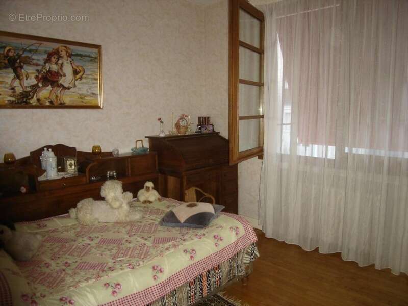 Maison à NOTRE-DAME-DE-SANILHAC