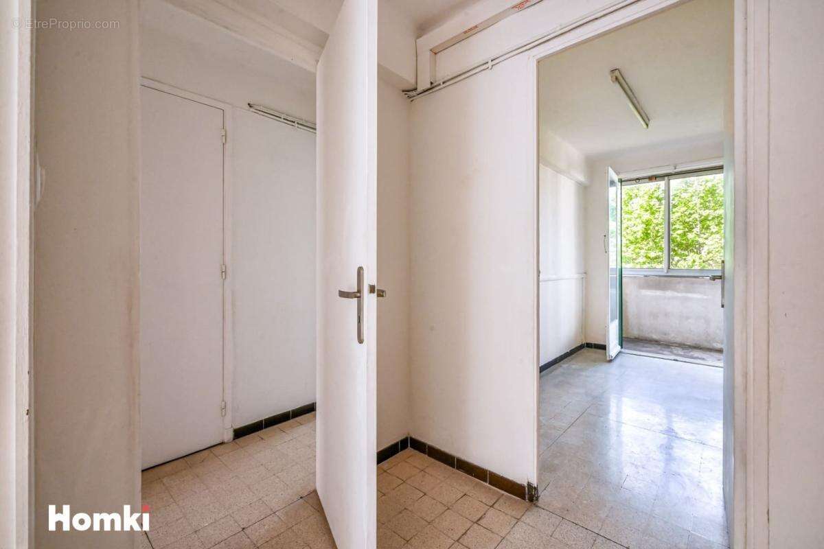 Appartement à MARSEILLE-5E