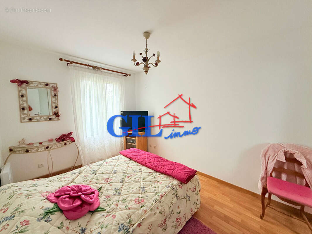 Maison à SAVIGNY-LE-TEMPLE