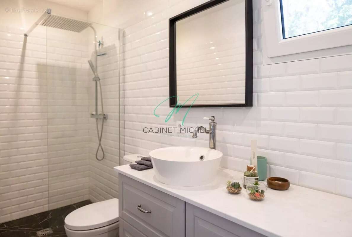 Maison à ROQUEFORT-LES-PINS