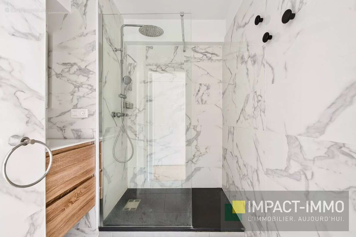 Appartement à COURBEVOIE