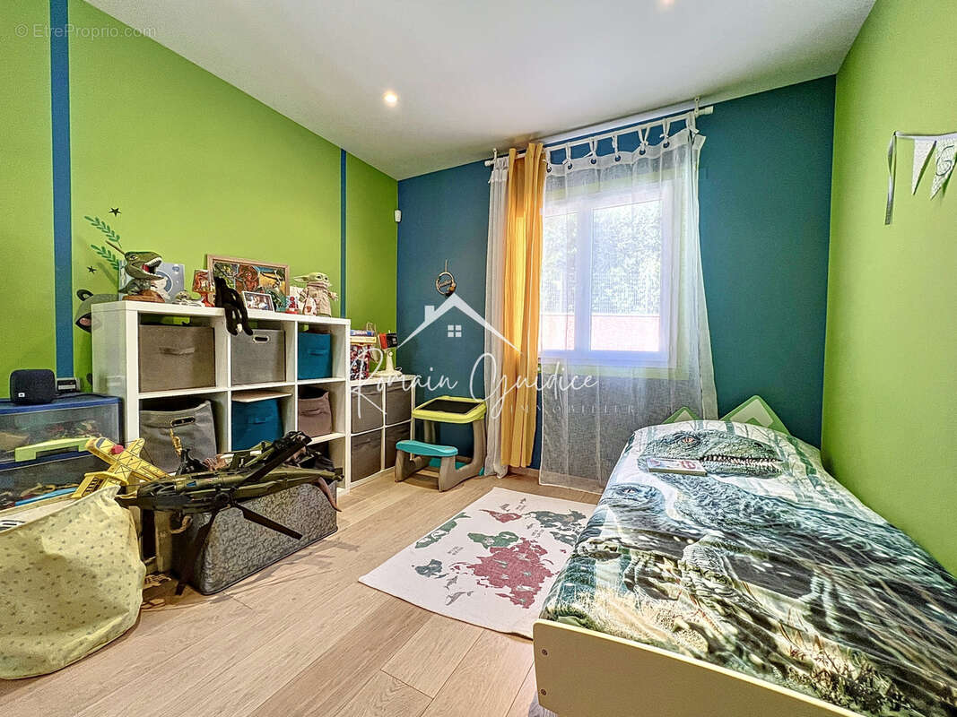 Villa type 6 de 199 m2 sur son terrain de 2122 m2 - photo 20