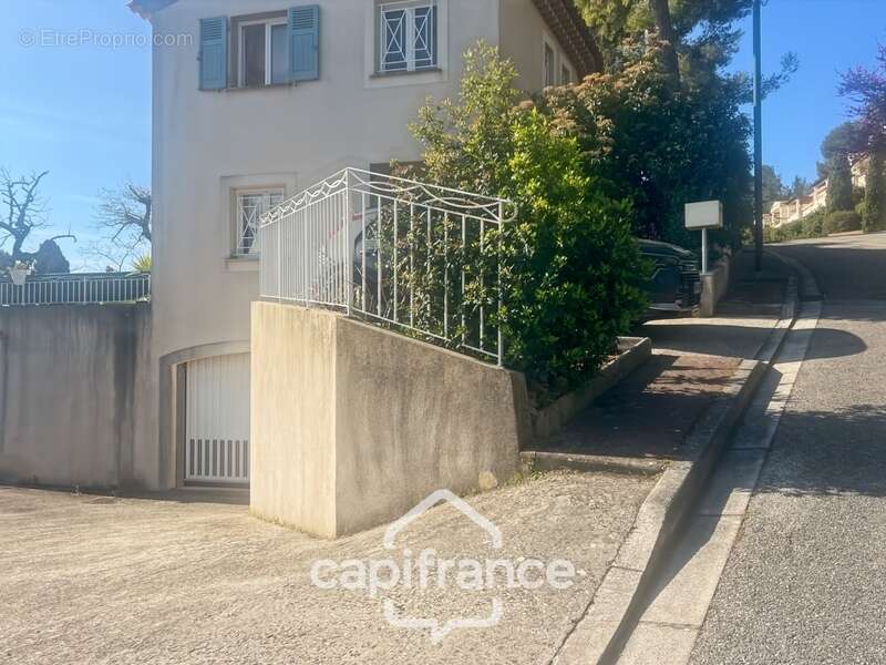 Appartement à HYERES