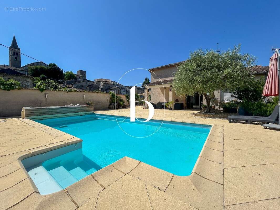 Maison à VALLON-PONT-D&#039;ARC