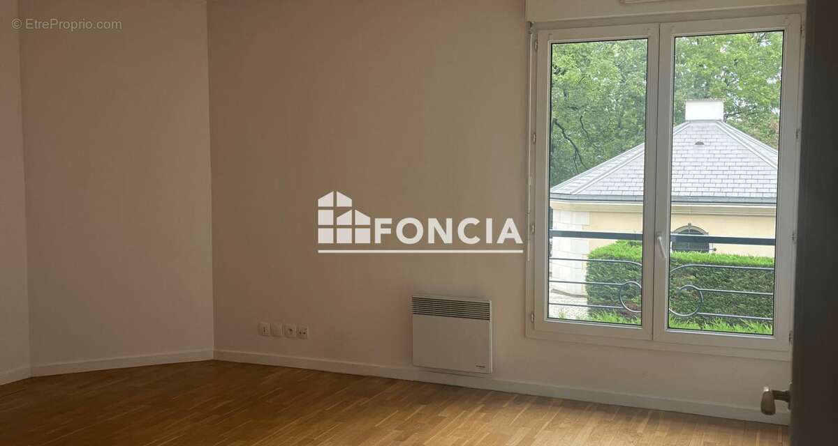 Appartement à LE PLESSIS-ROBINSON