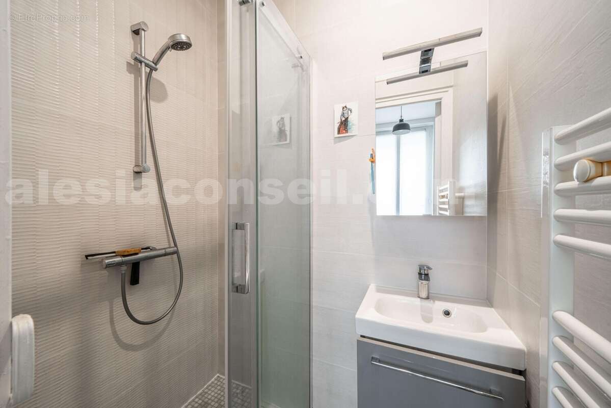 Photo n°1 - Appartement à PARIS-14E