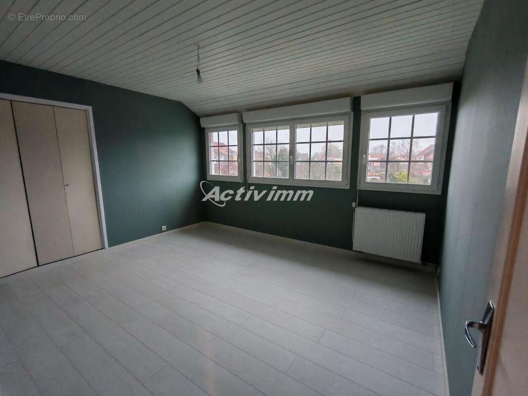 4284 13 - Maison à HESDIN